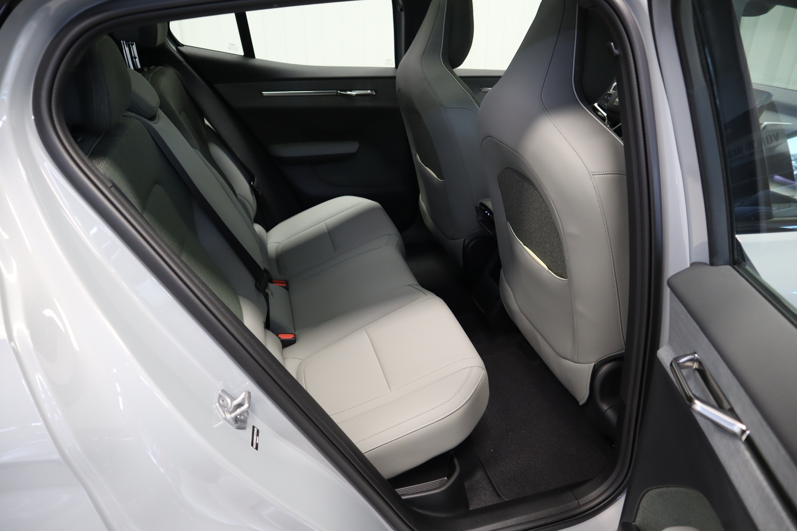 VOLVO EX30 CROSS COUNTRY 7