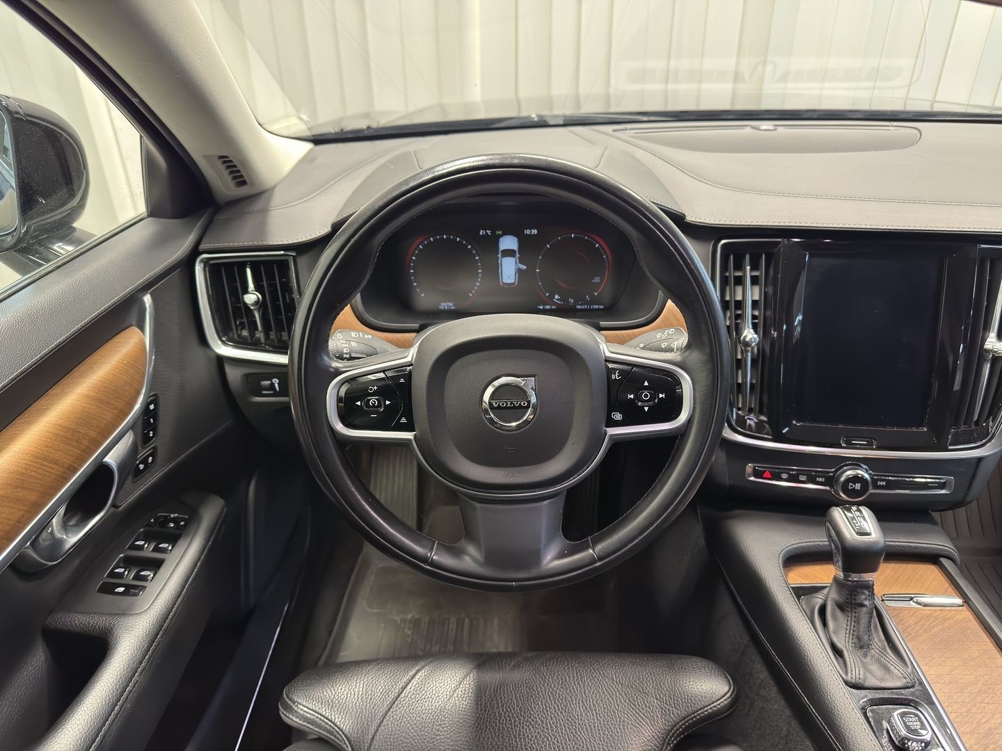 VOLVO V90 10