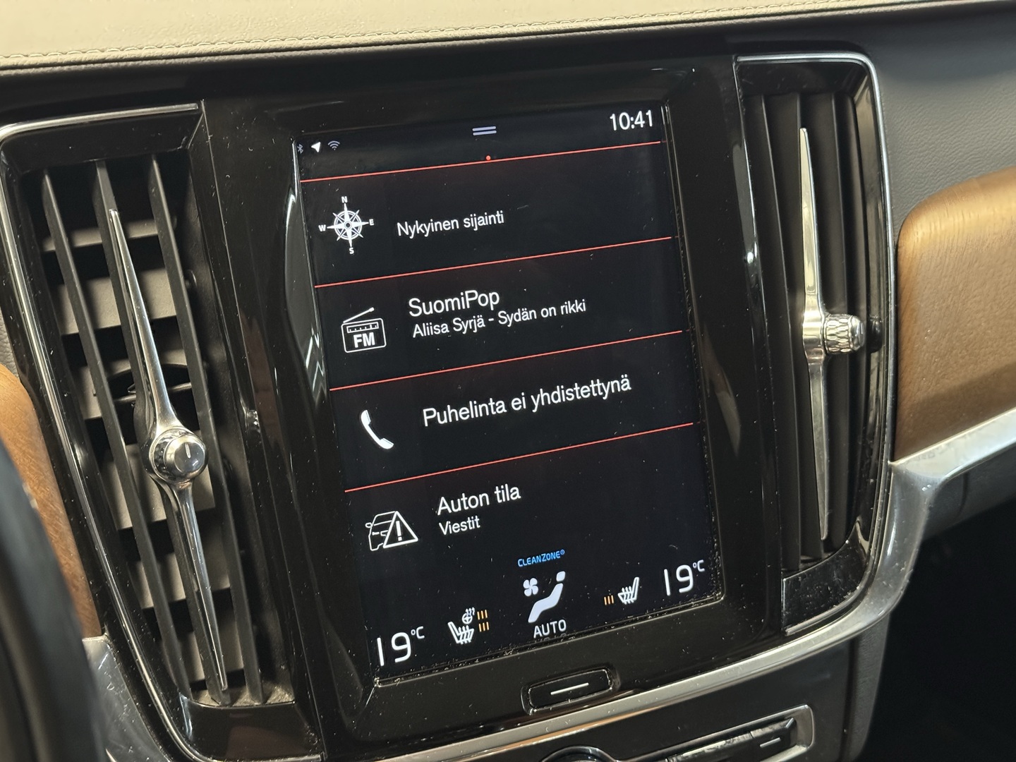 VOLVO V90 12