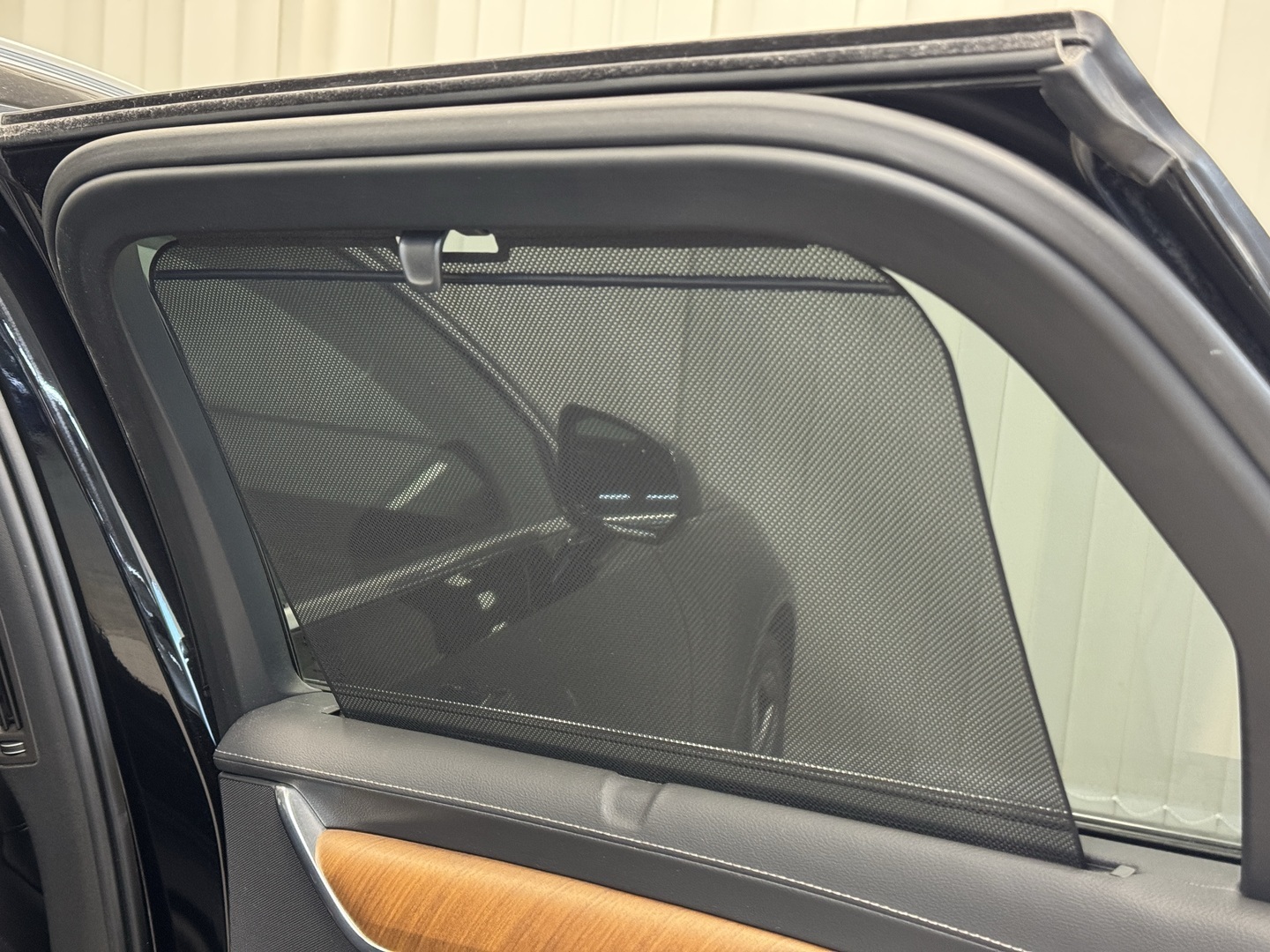 VOLVO V90 16
