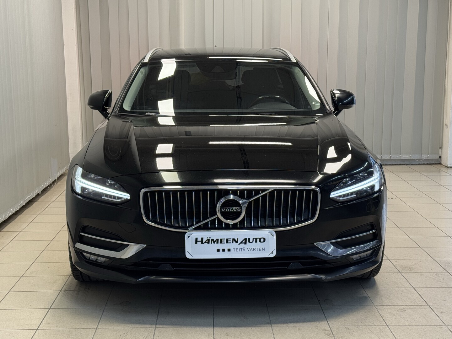 VOLVO V90 2
