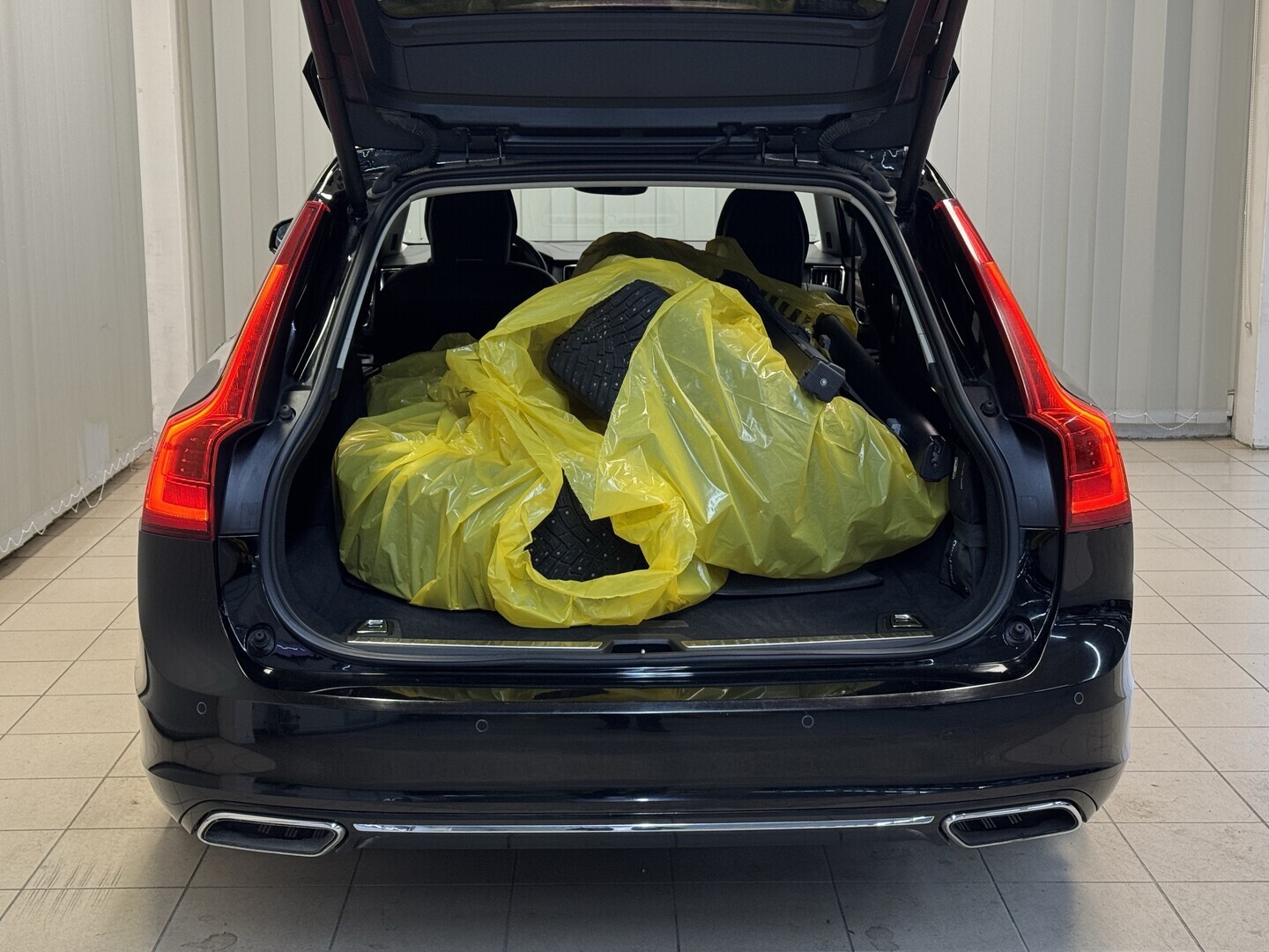 VOLVO V90 20