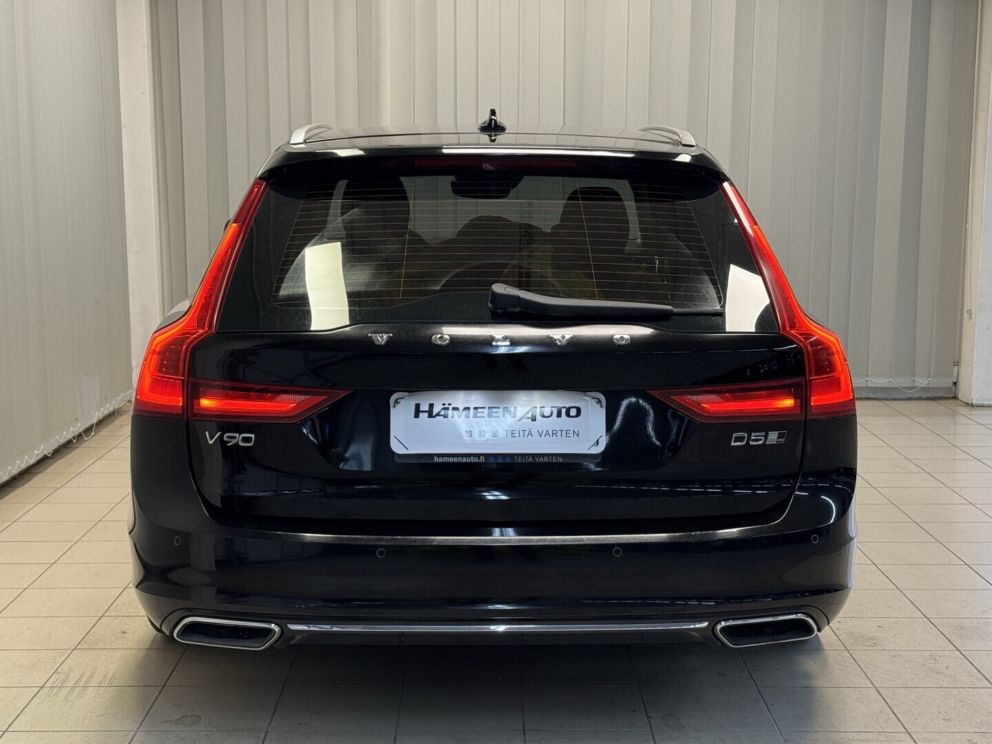 VOLVO V90 4