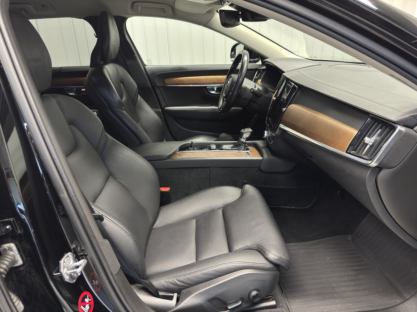 VOLVO V90 8