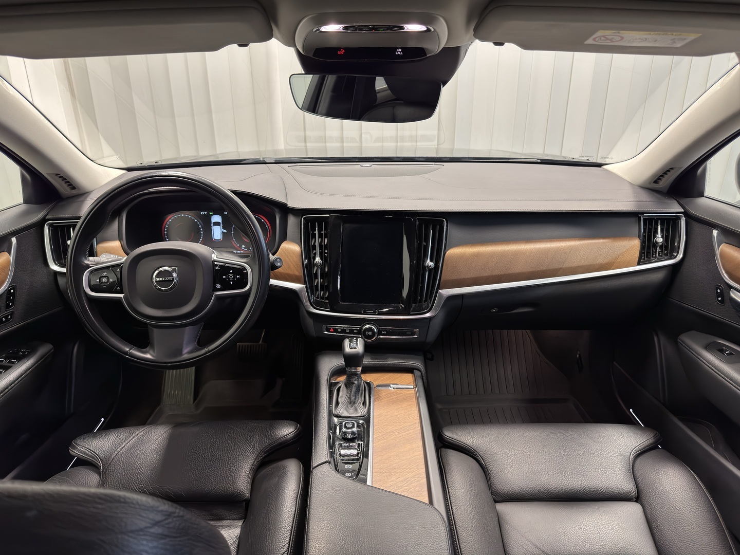 VOLVO V90 9