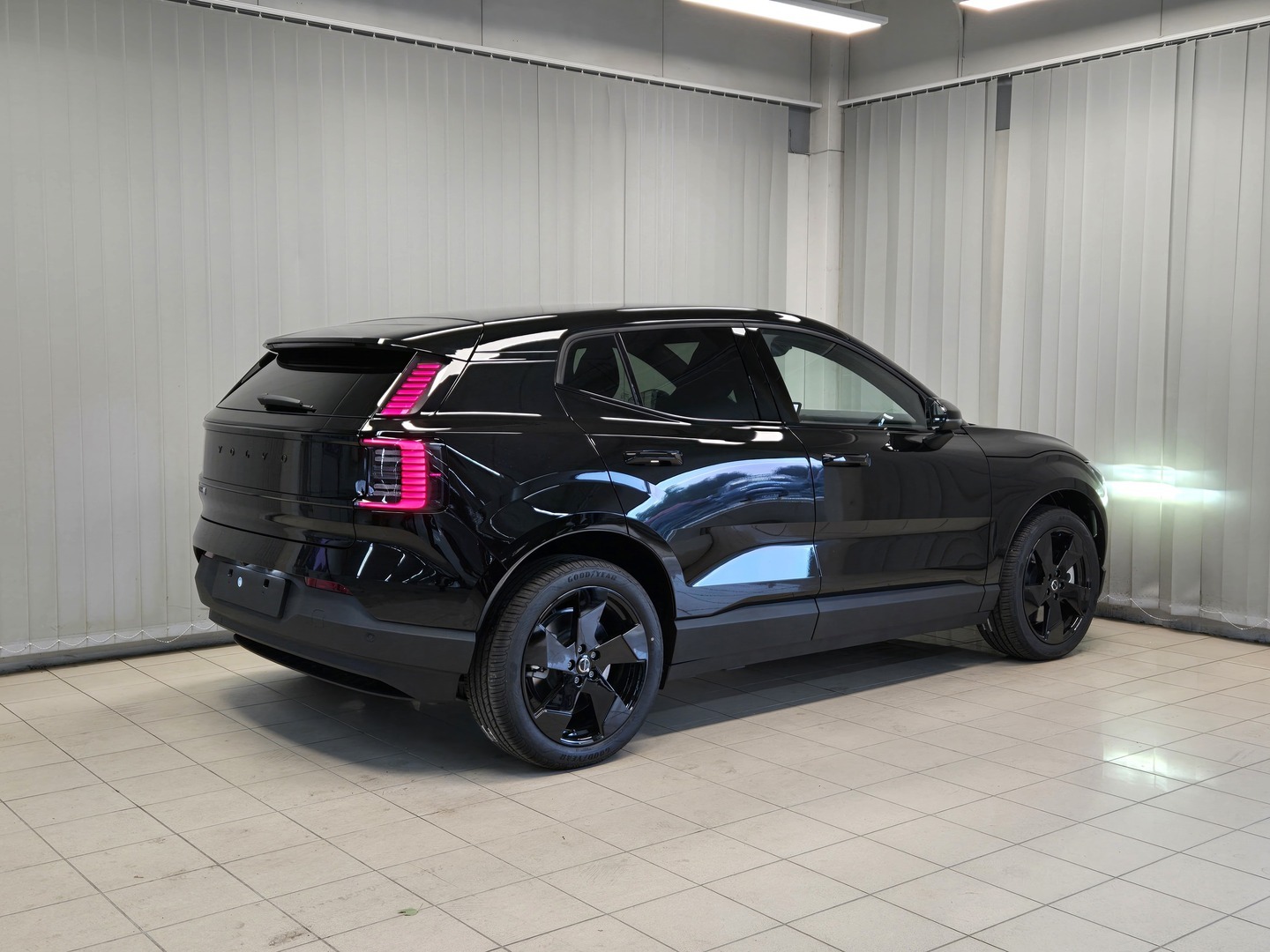 VOLVO EX30 5