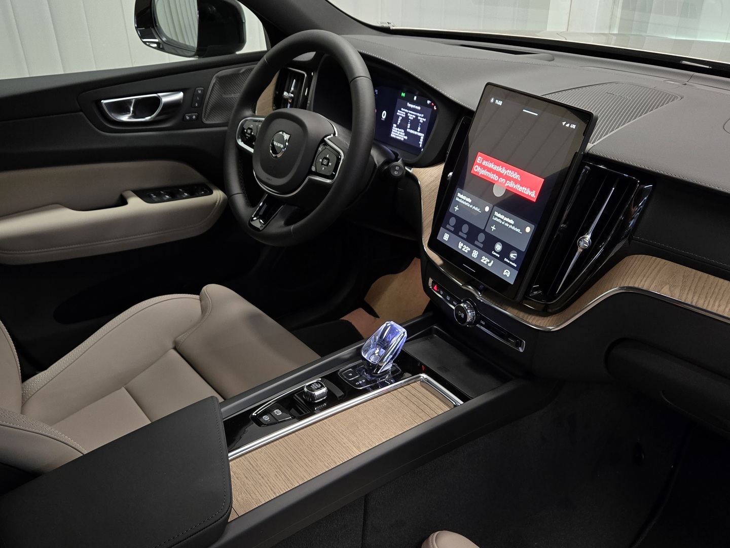 VOLVO XC60 11