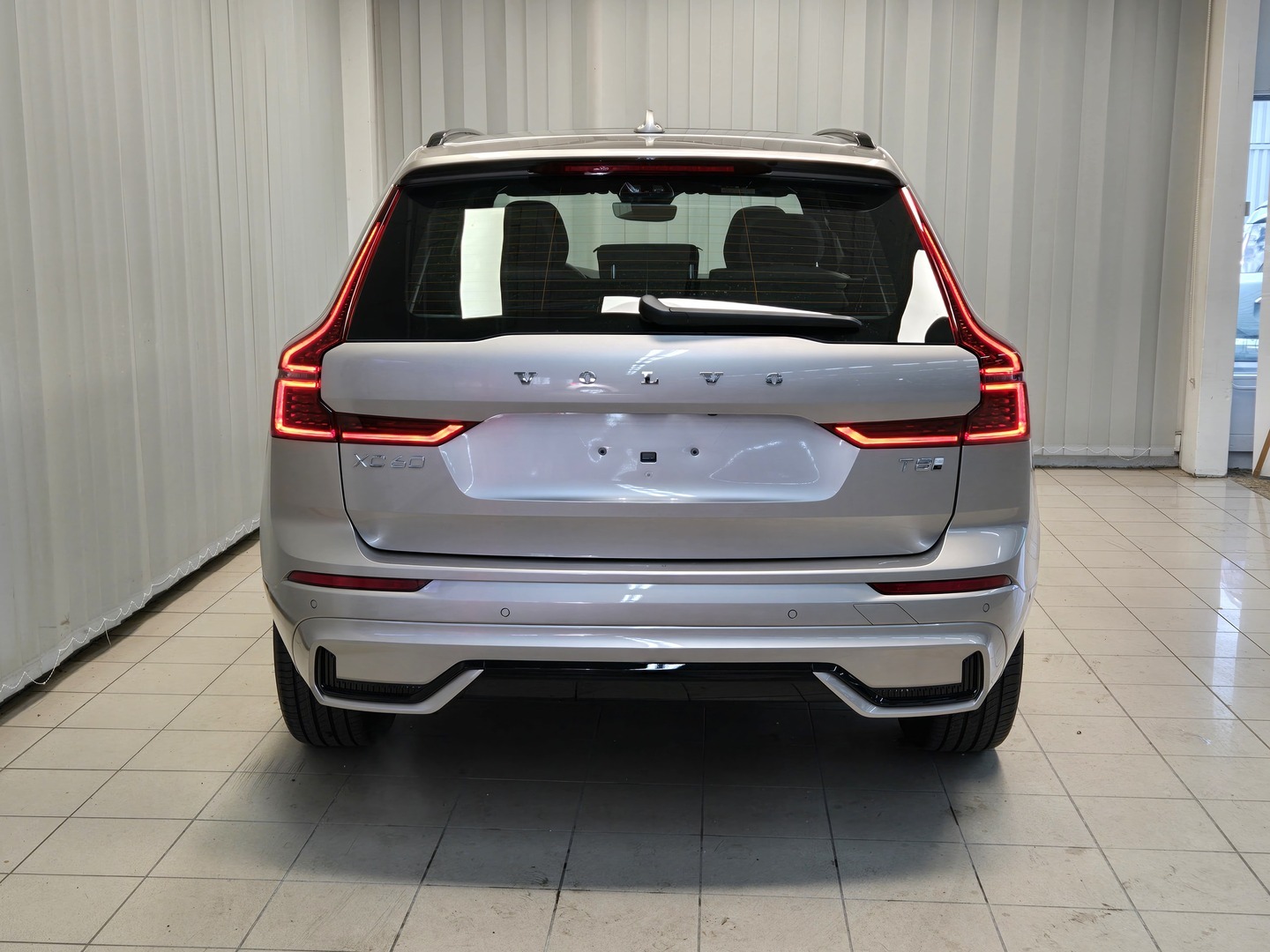 VOLVO XC60 4