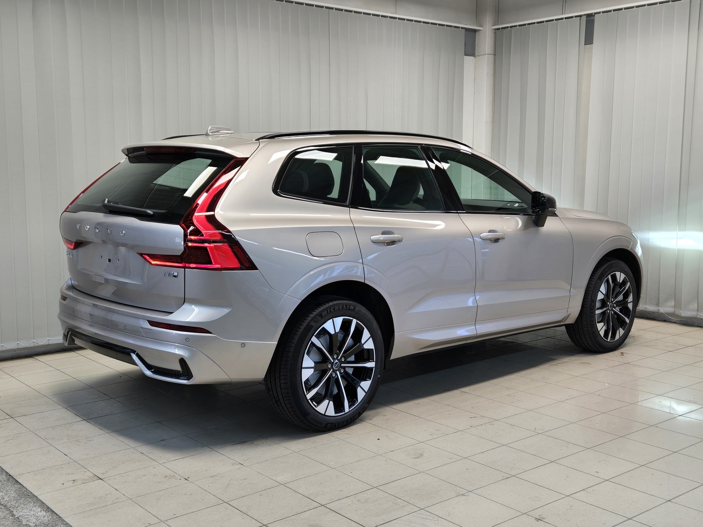 VOLVO XC60 5