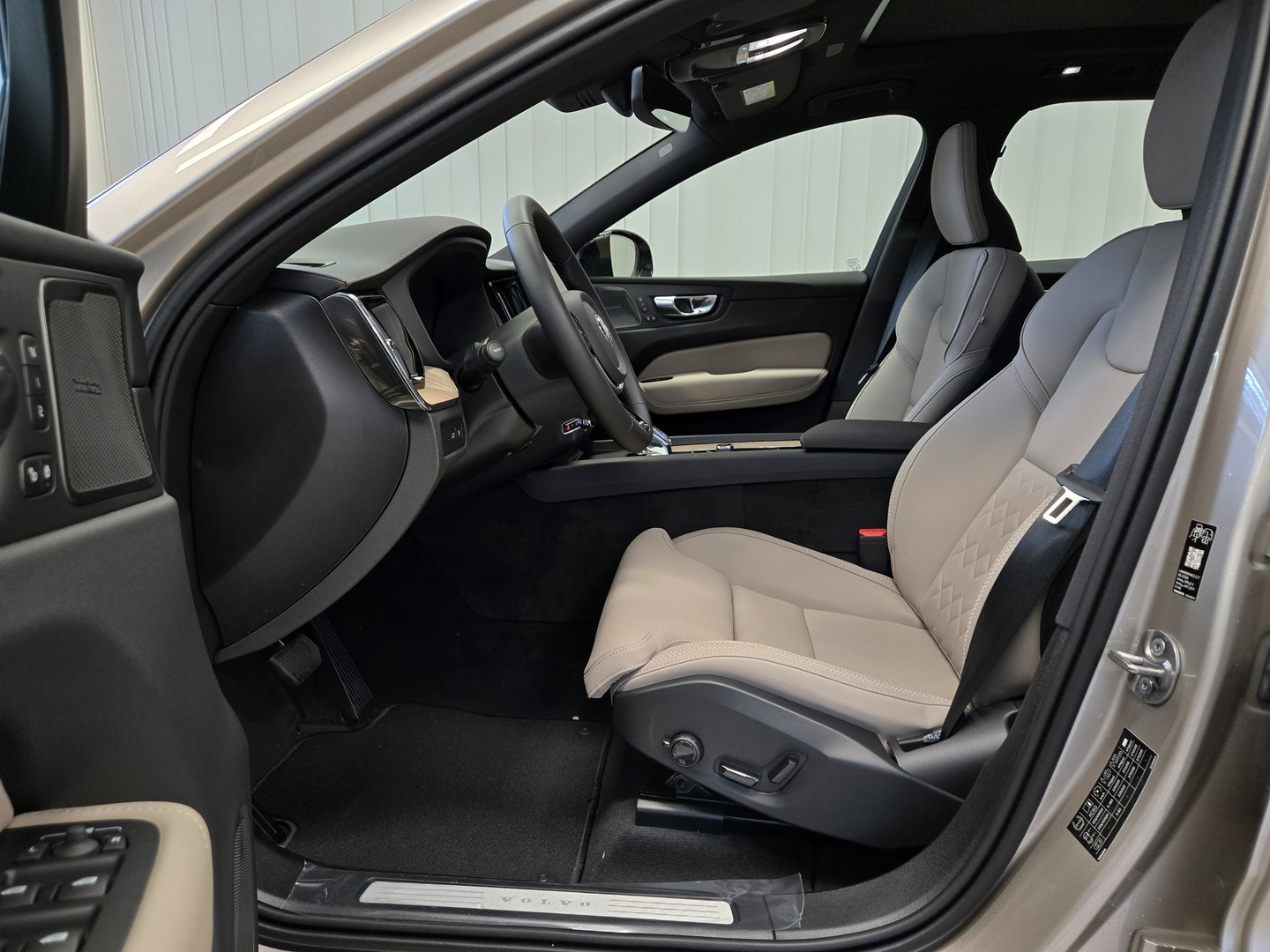 VOLVO XC60 6