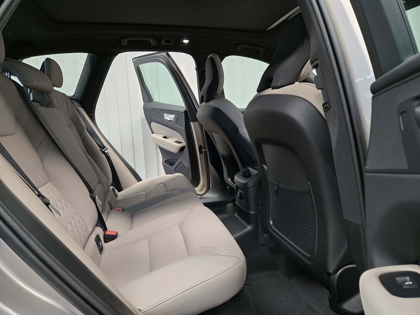 VOLVO XC60 8