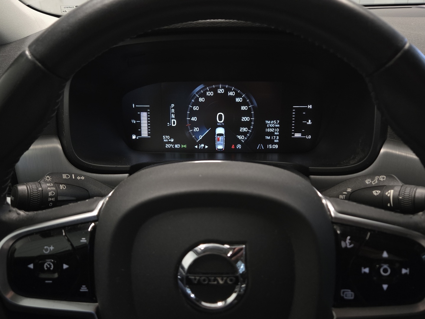VOLVO V90 13
