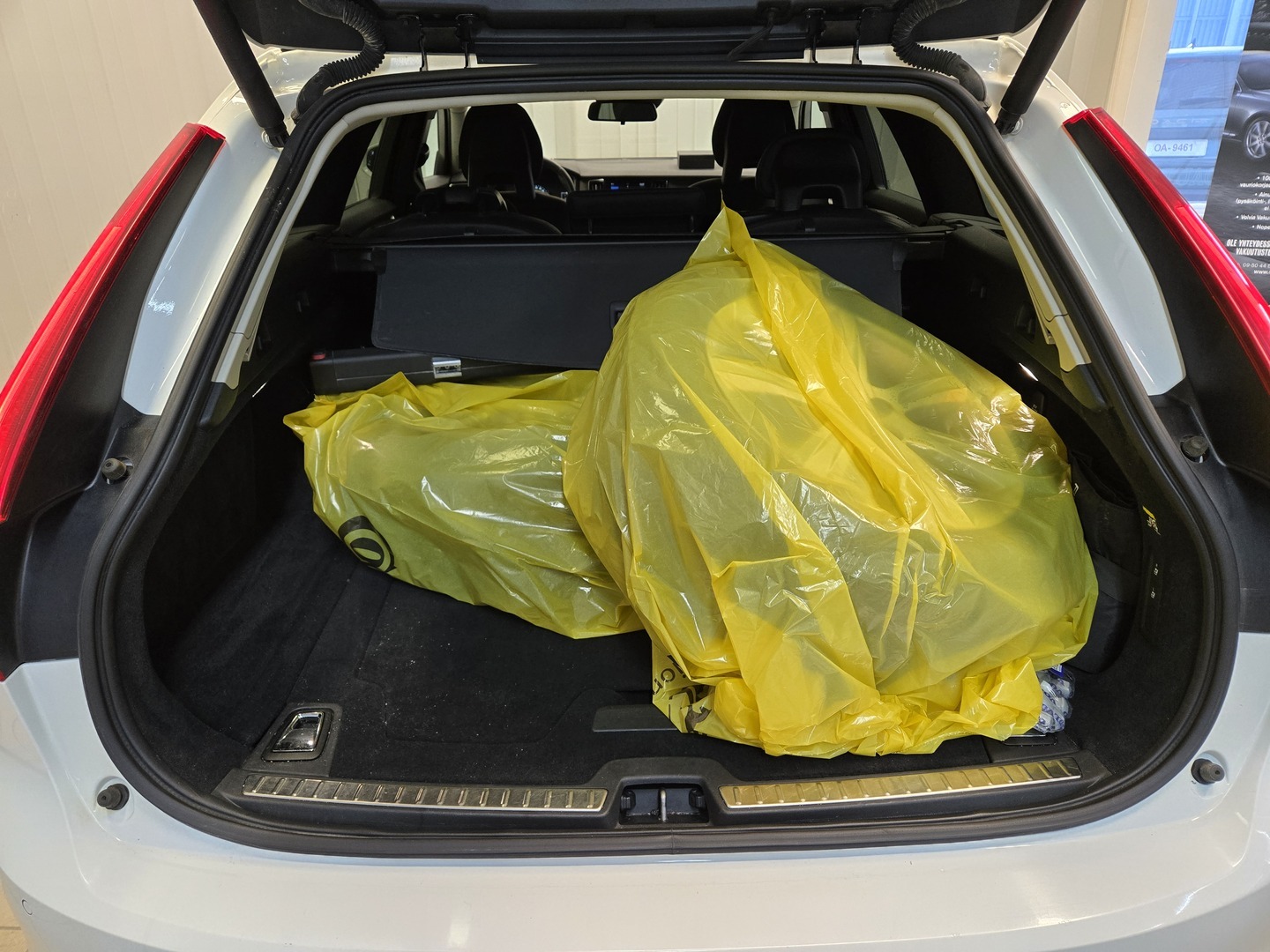 VOLVO V90 18