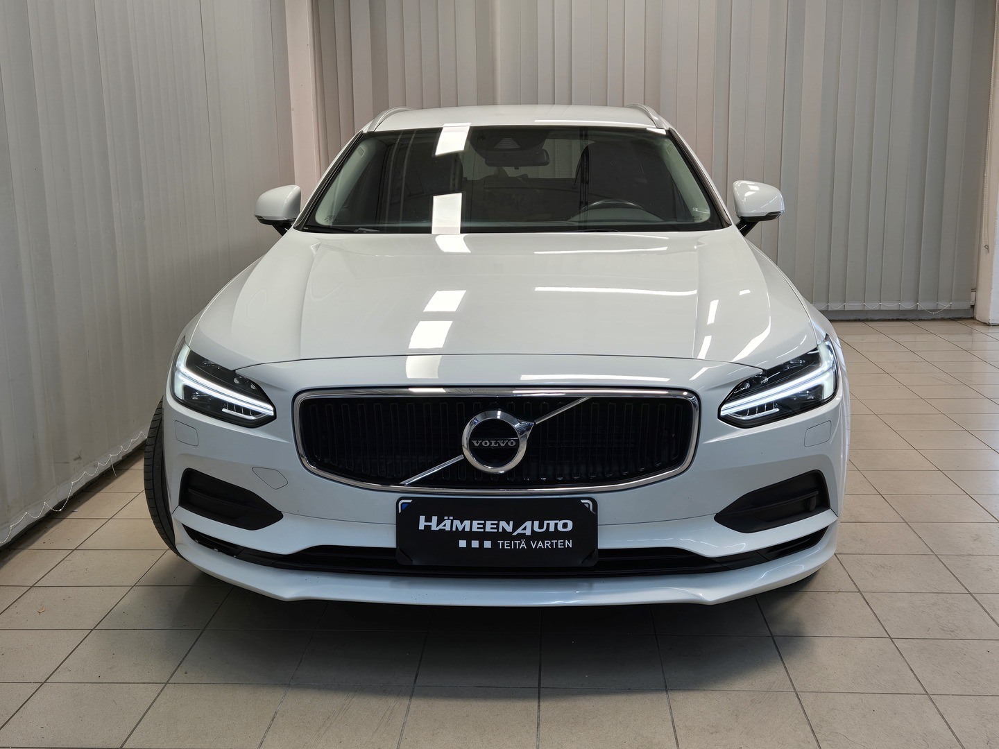 VOLVO V90 3