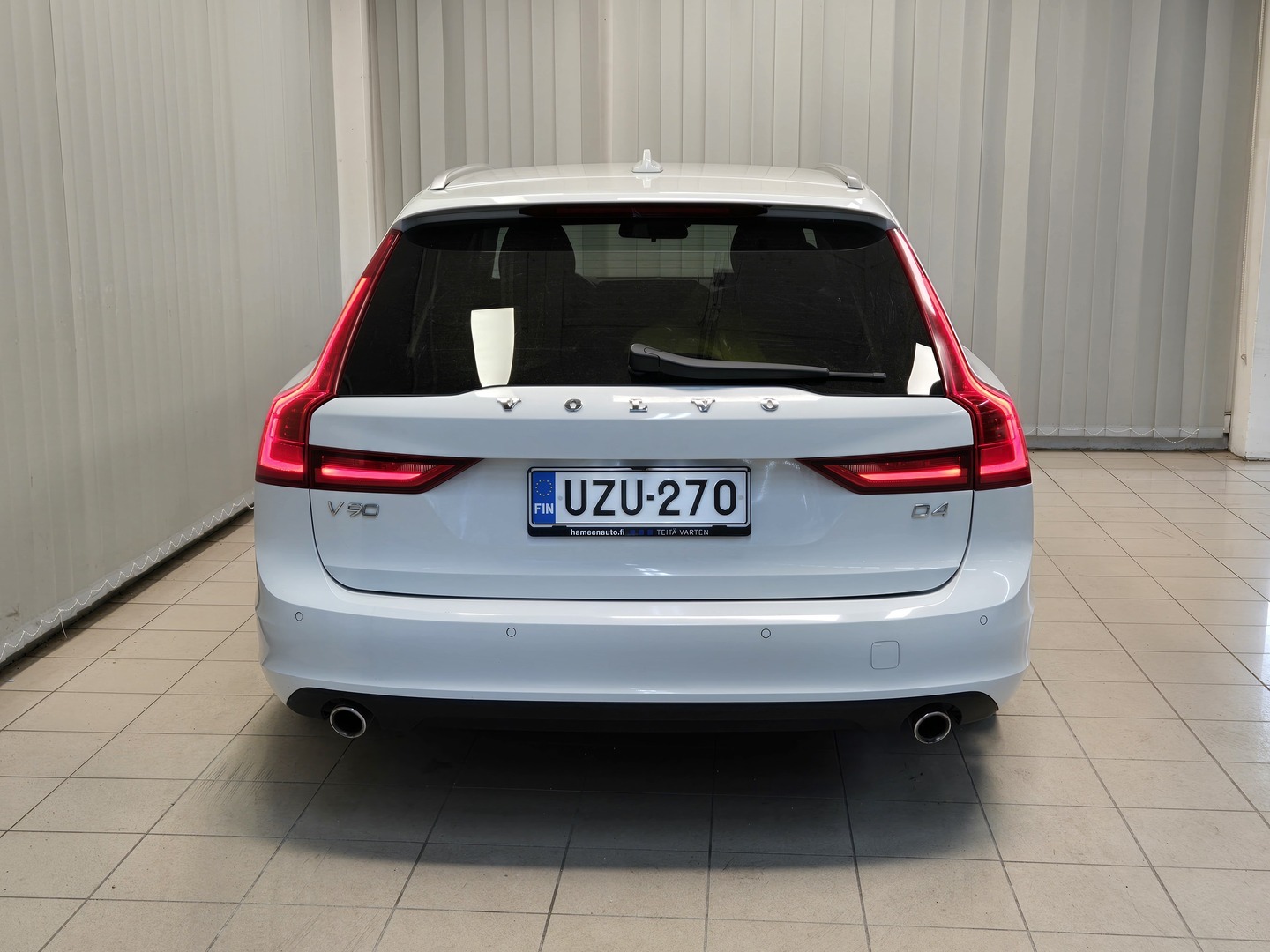 VOLVO V90 4