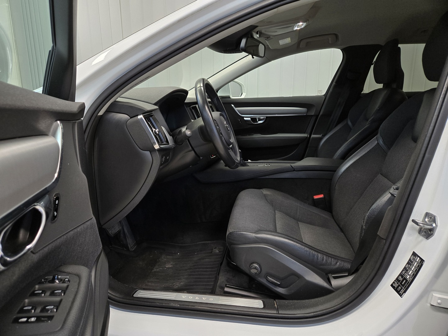 VOLVO V90 7