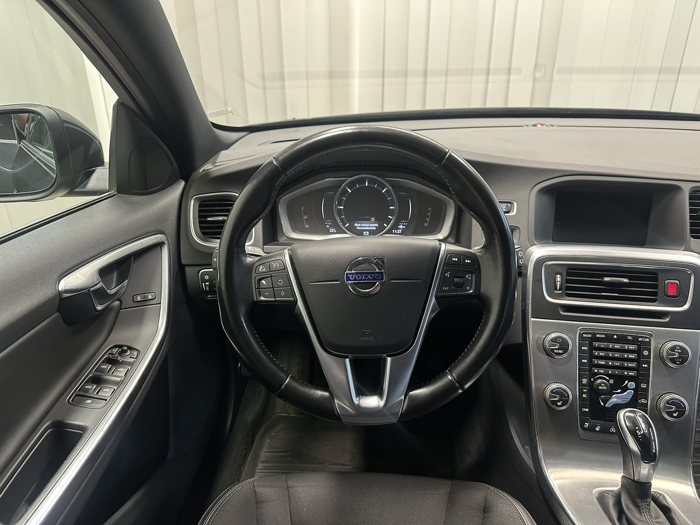 VOLVO V60 10