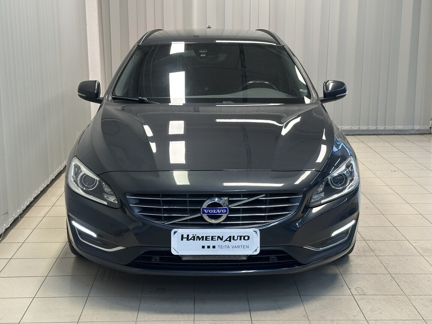 VOLVO V60 2