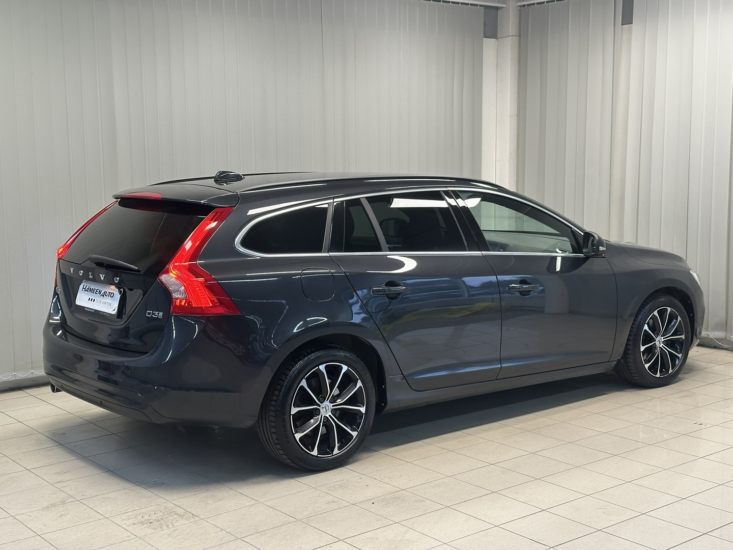 VOLVO V60 3