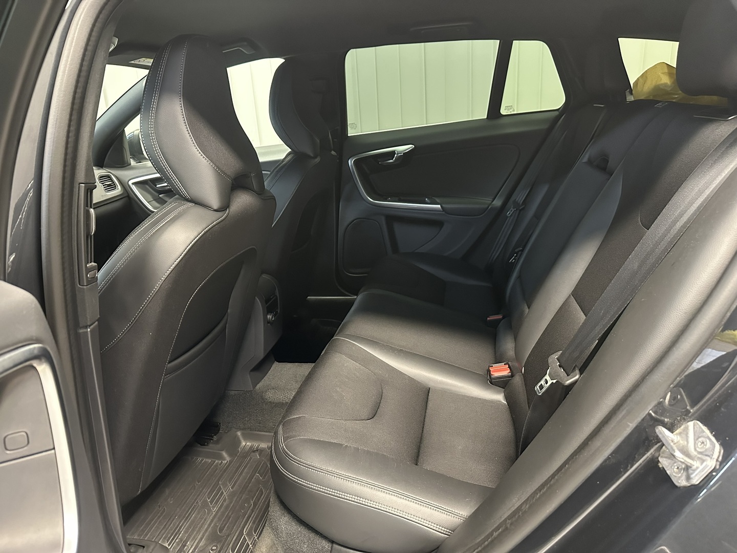 VOLVO V60 6