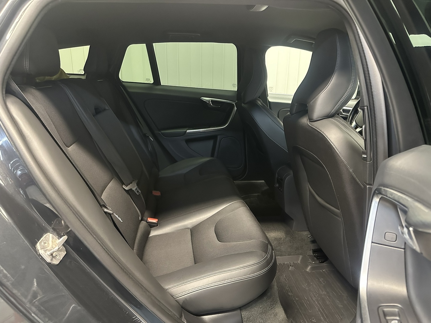 VOLVO V60 7