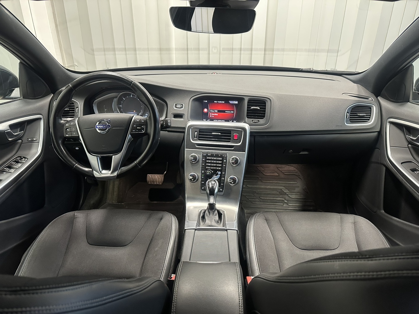 VOLVO V60 9