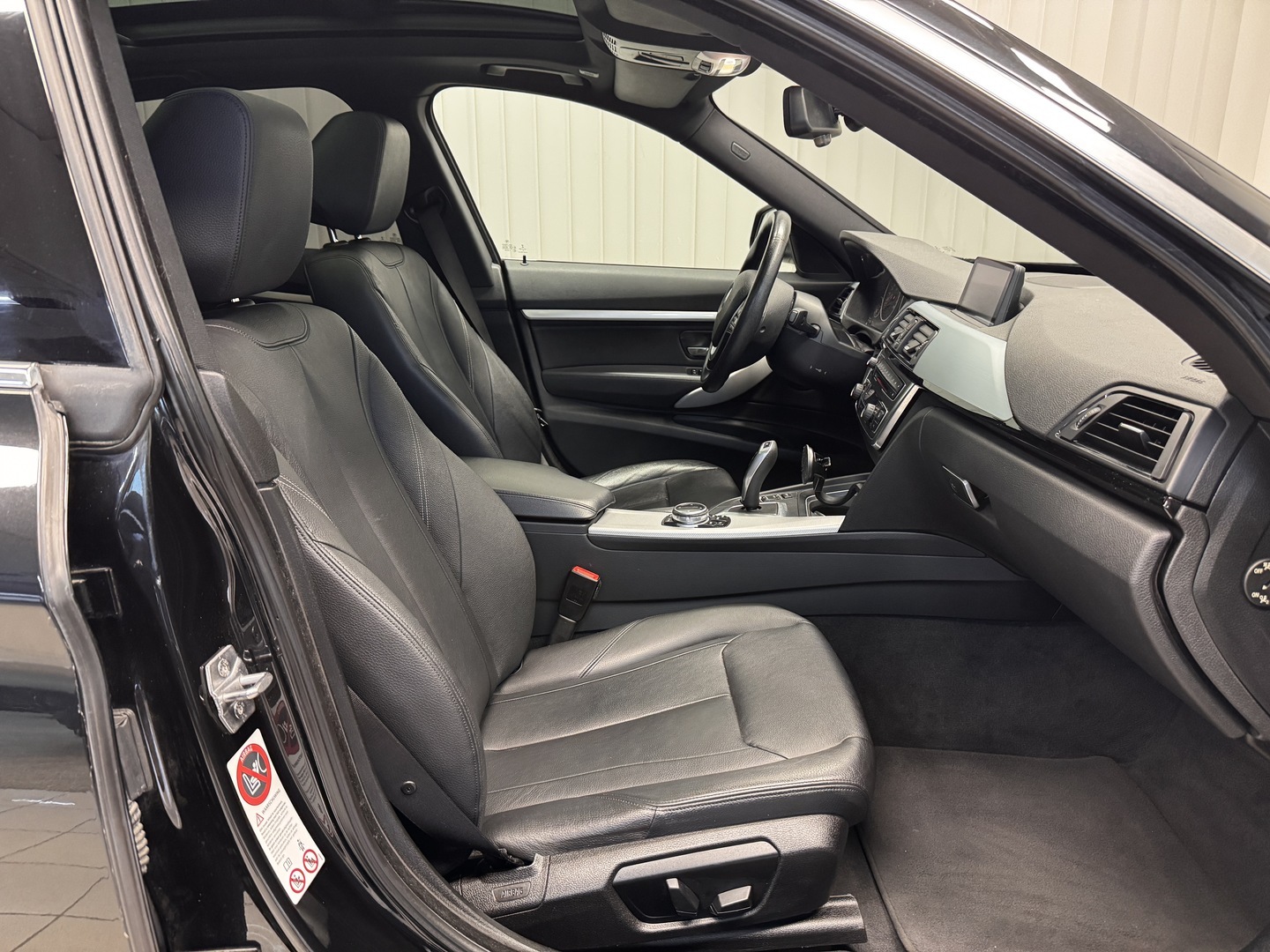 BMW 330 Gran Turismo 10
