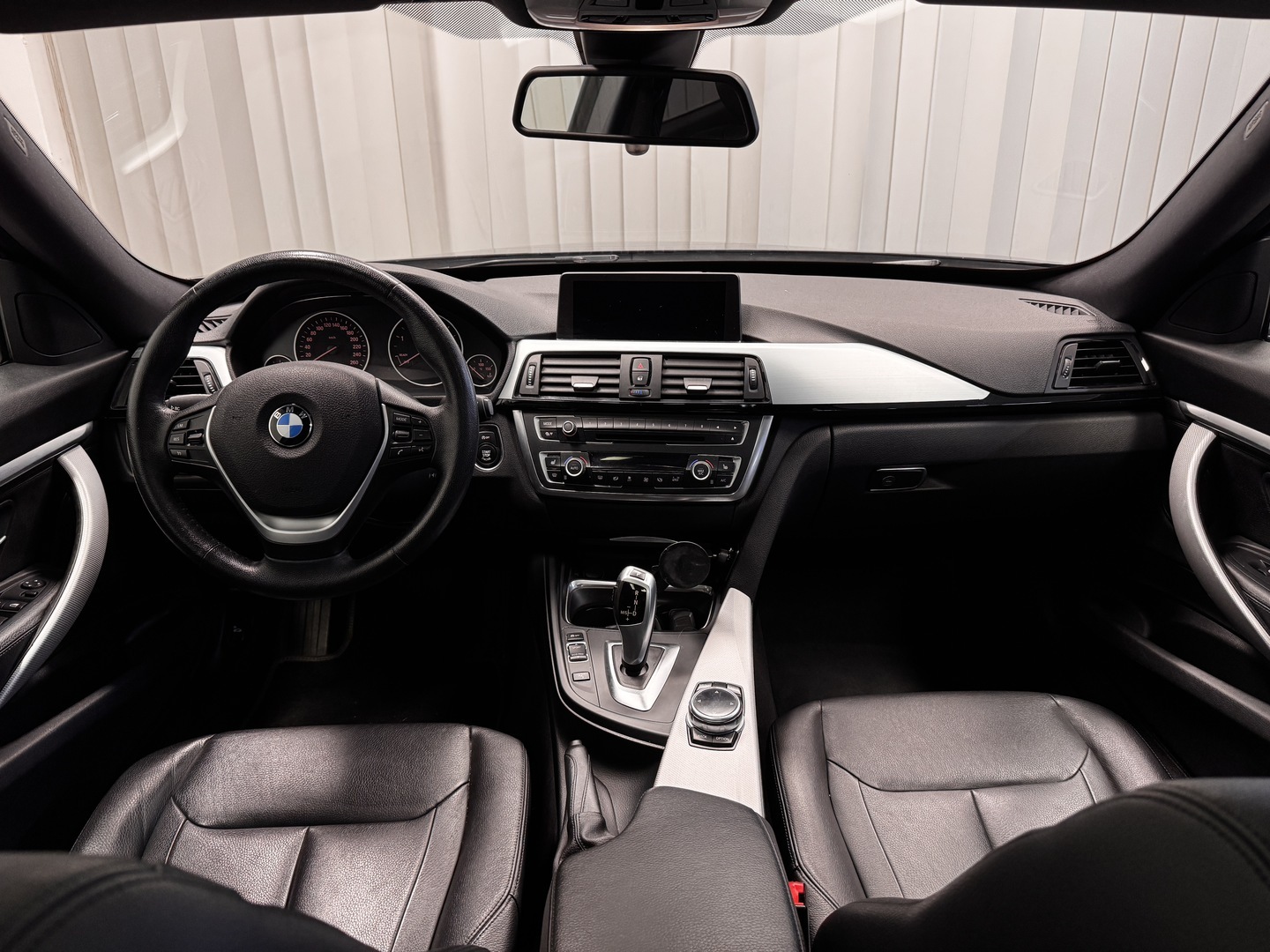 BMW 330 Gran Turismo 11