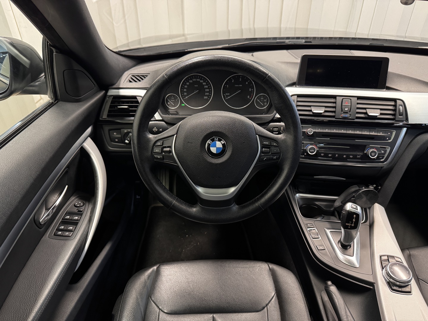 BMW 330 Gran Turismo 12