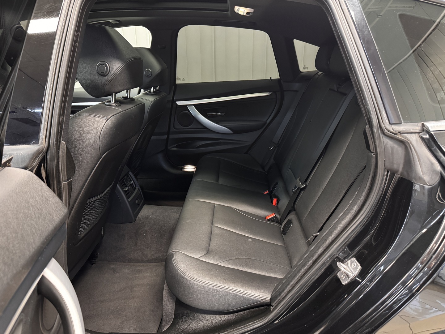BMW 330 Gran Turismo 8