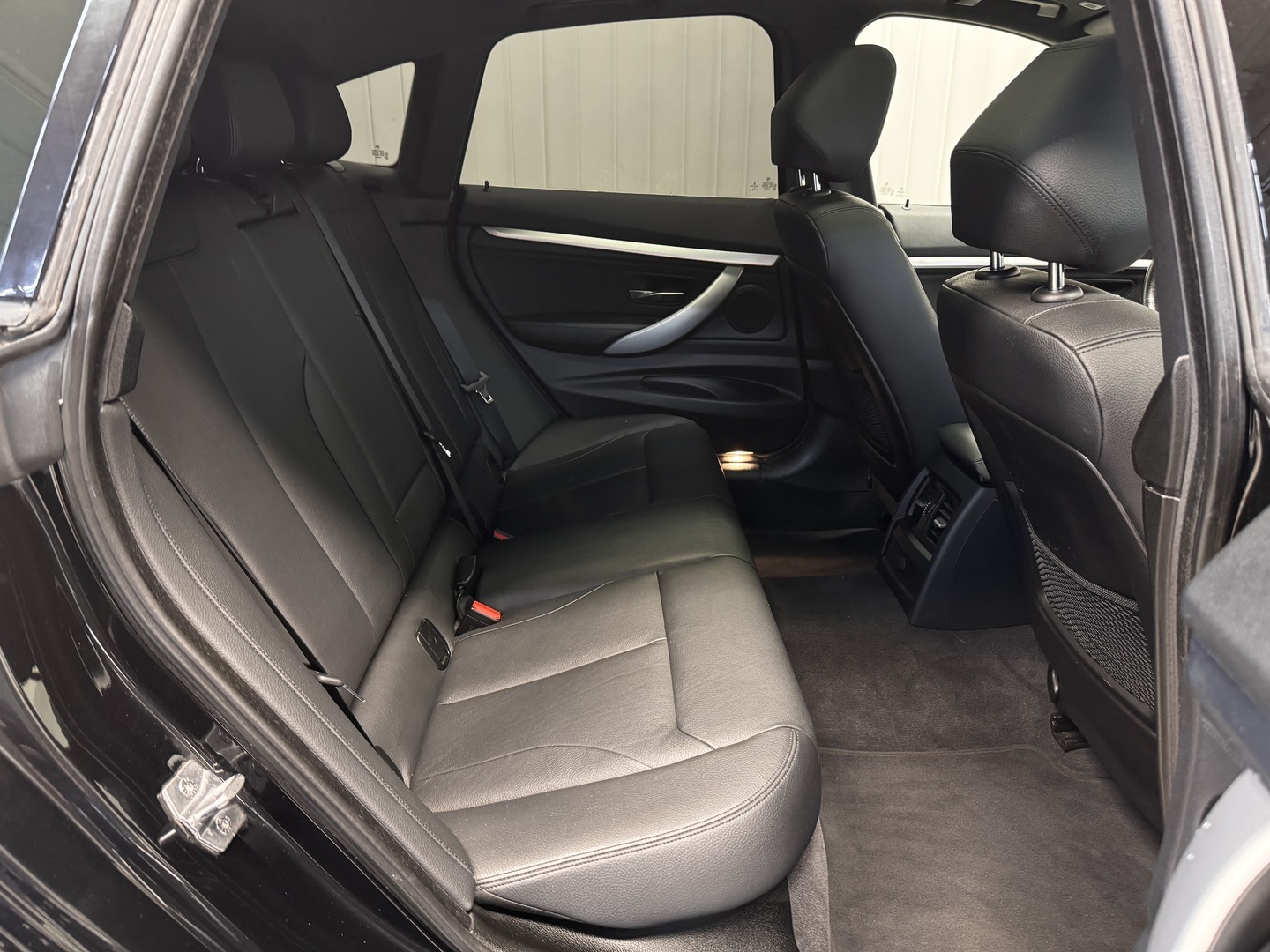 BMW 330 Gran Turismo 9