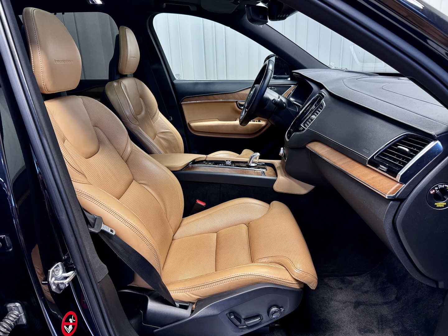 VOLVO XC90 11