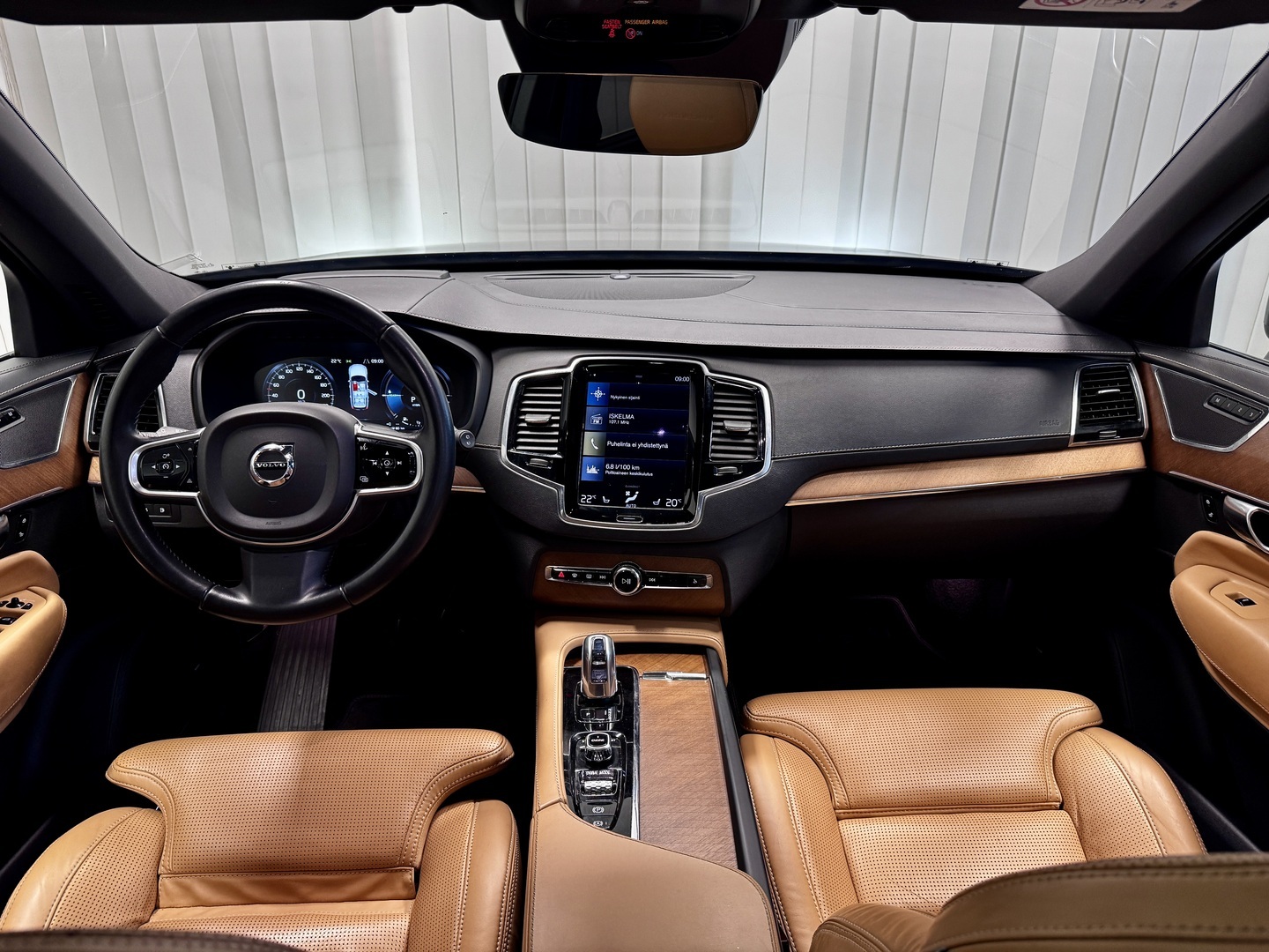 VOLVO XC90 12