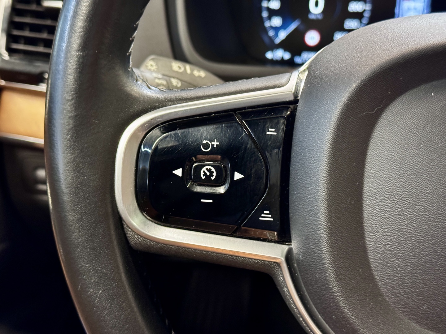 VOLVO XC90 15