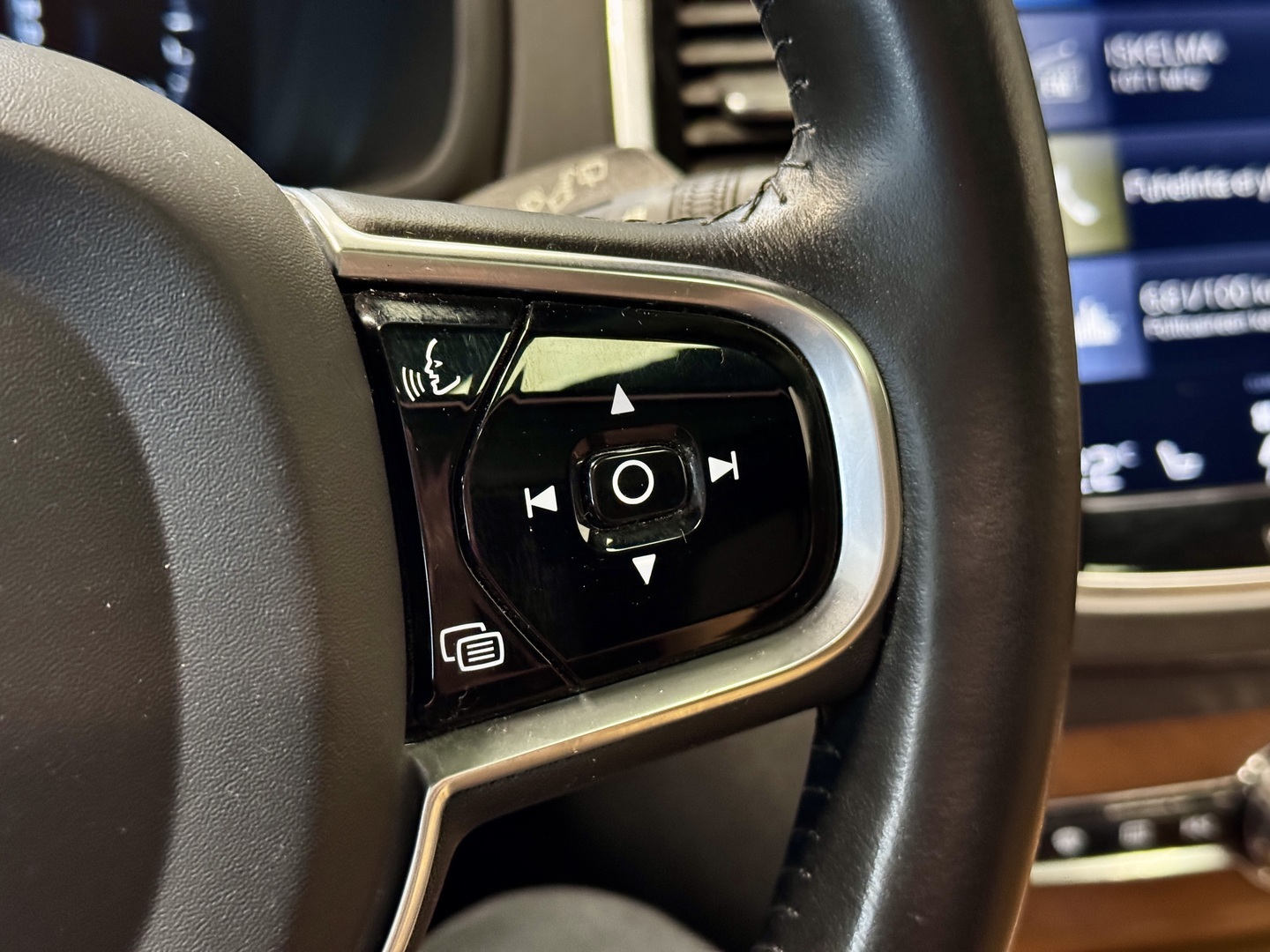 VOLVO XC90 16