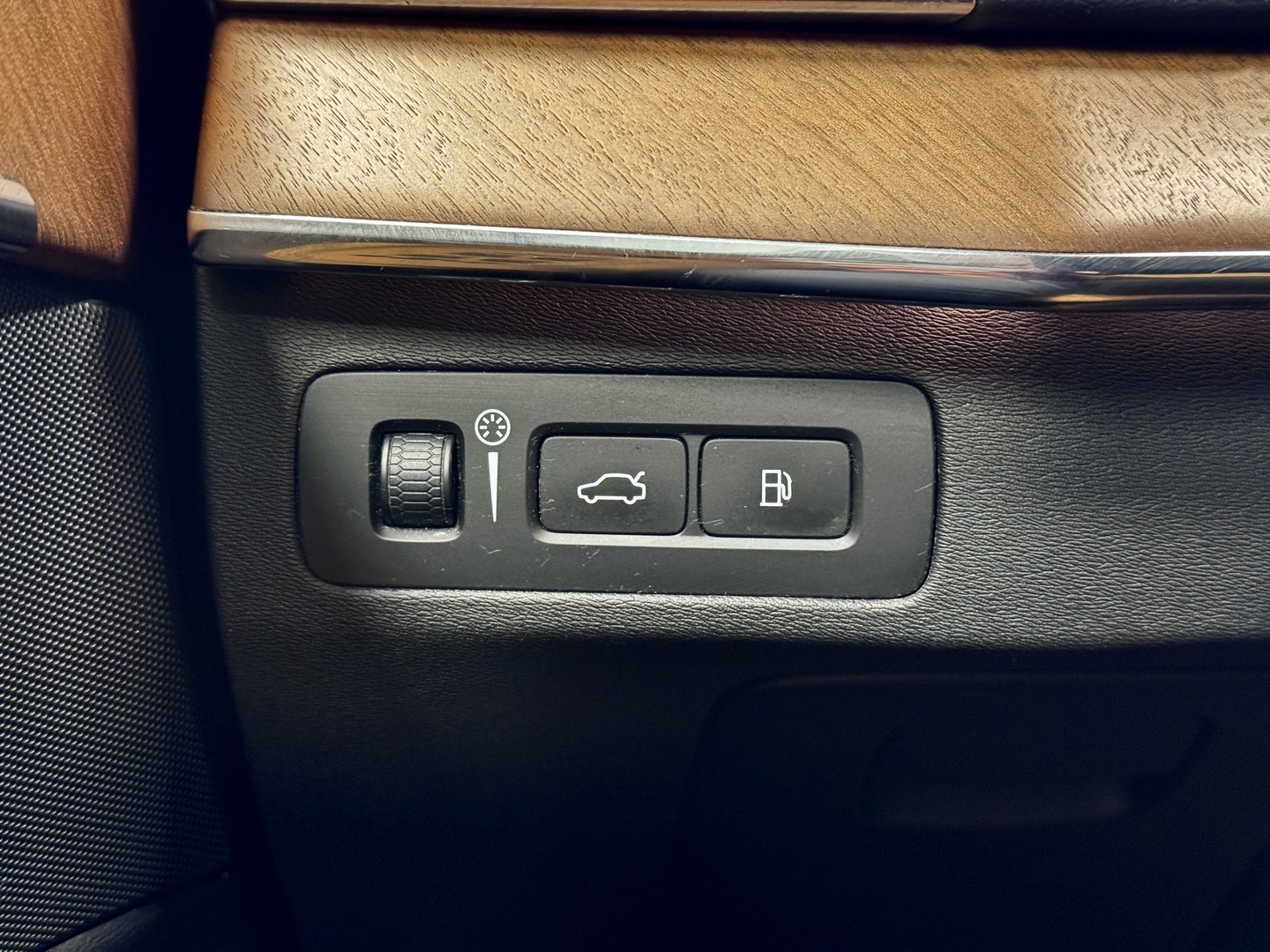 VOLVO XC90 24