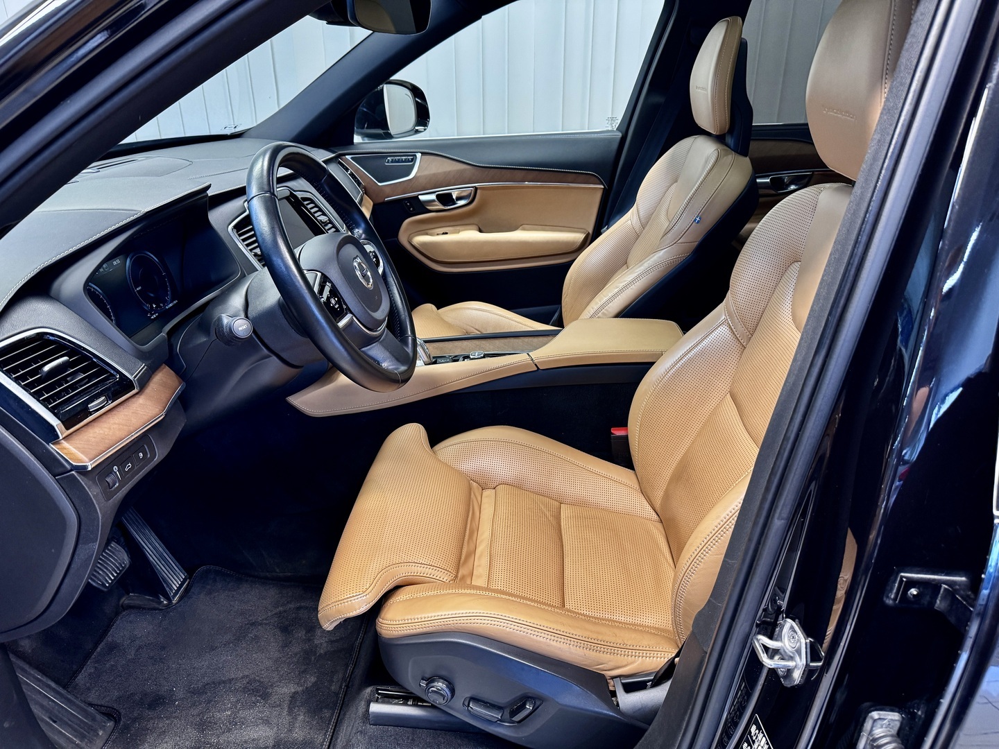 VOLVO XC90 5
