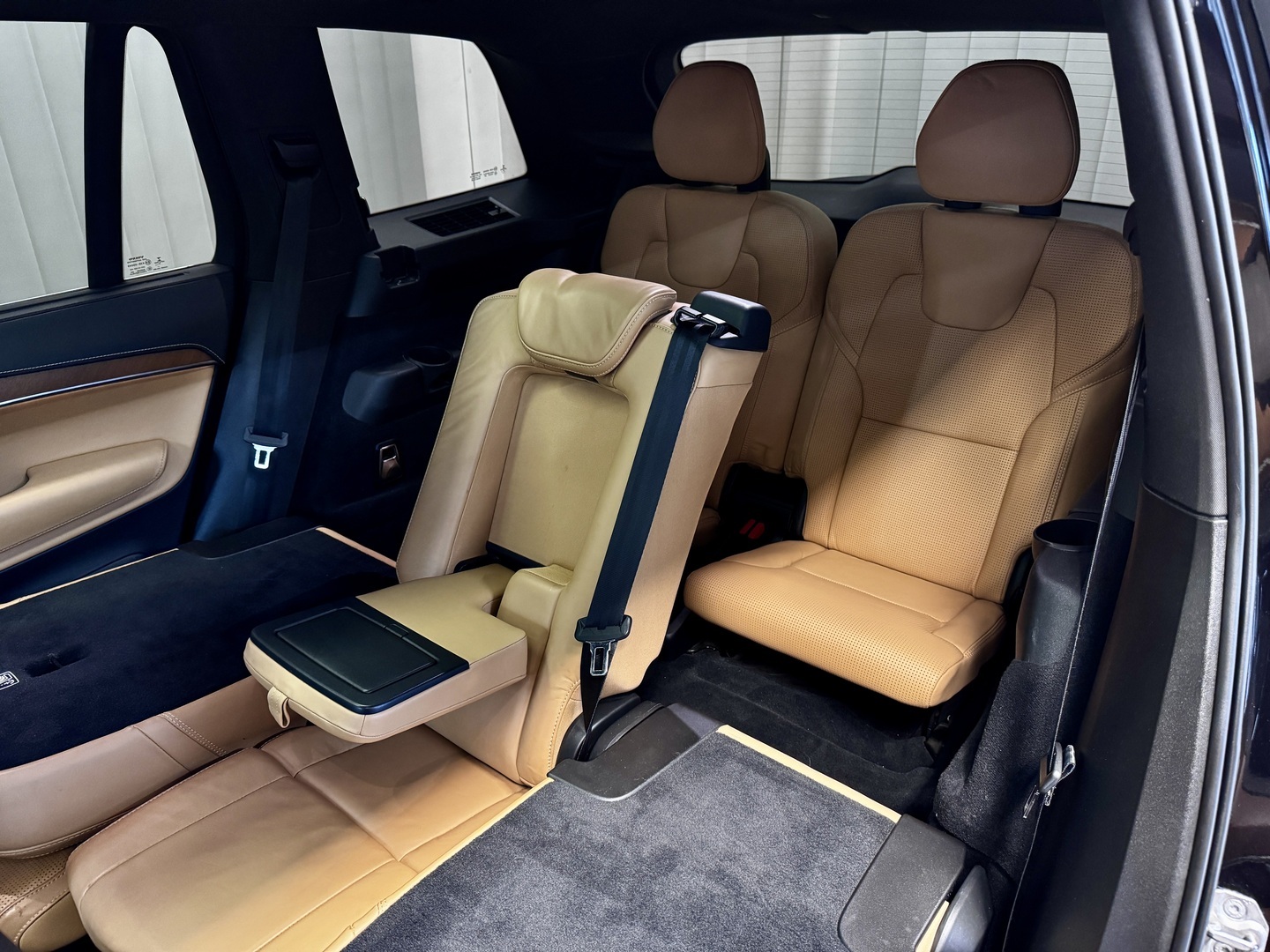 VOLVO XC90 8