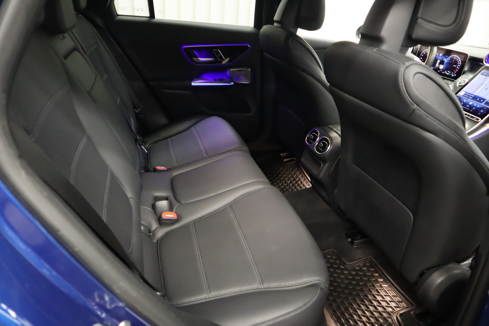 MERCEDES-BENZ GLC 10