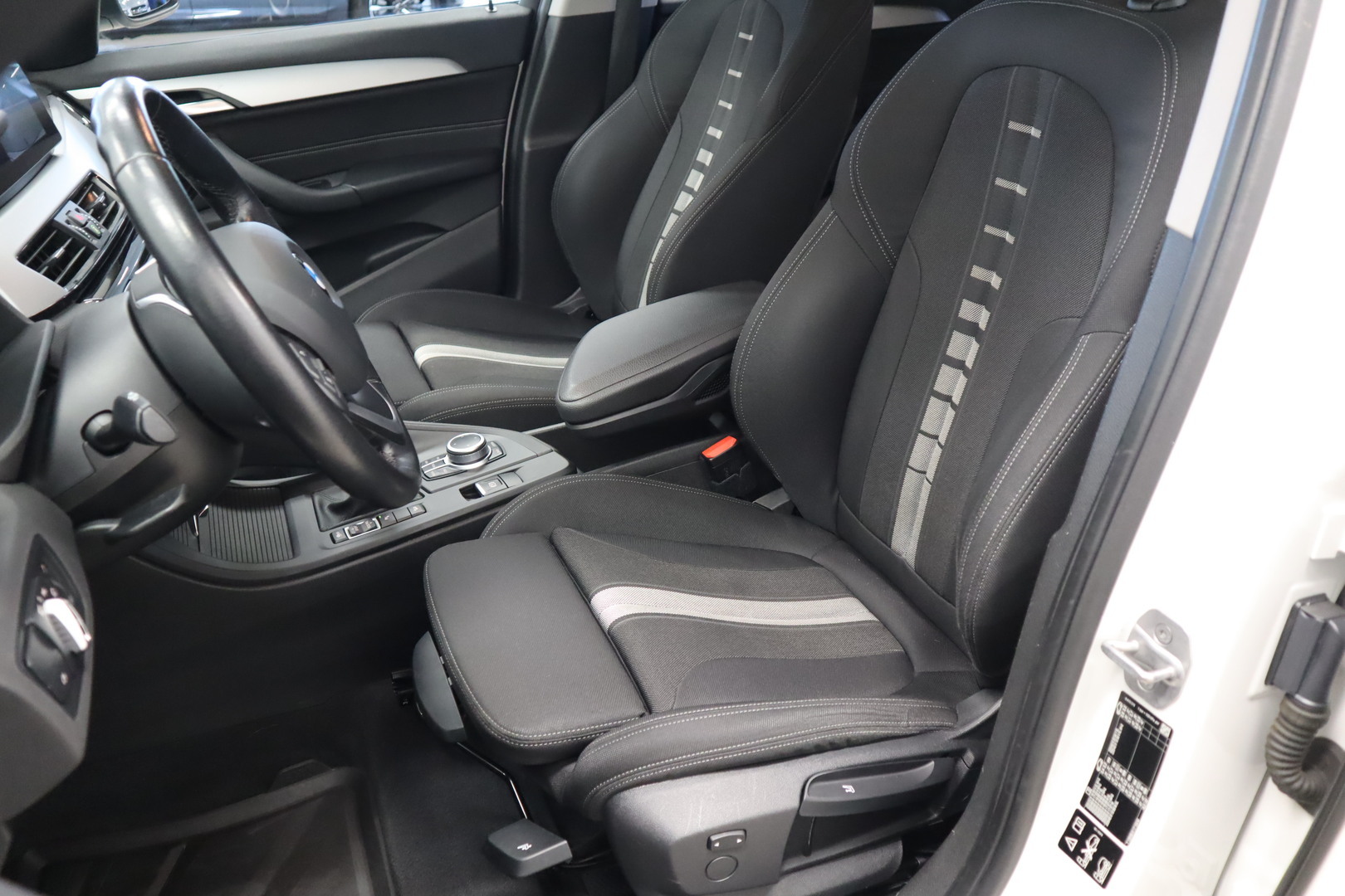 BMW X1 8