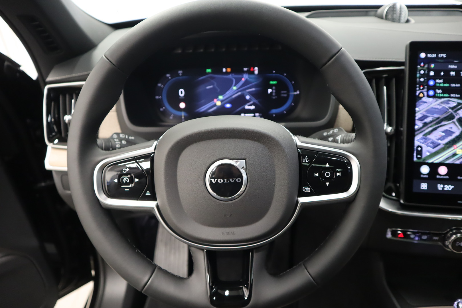 VOLVO XC90 11