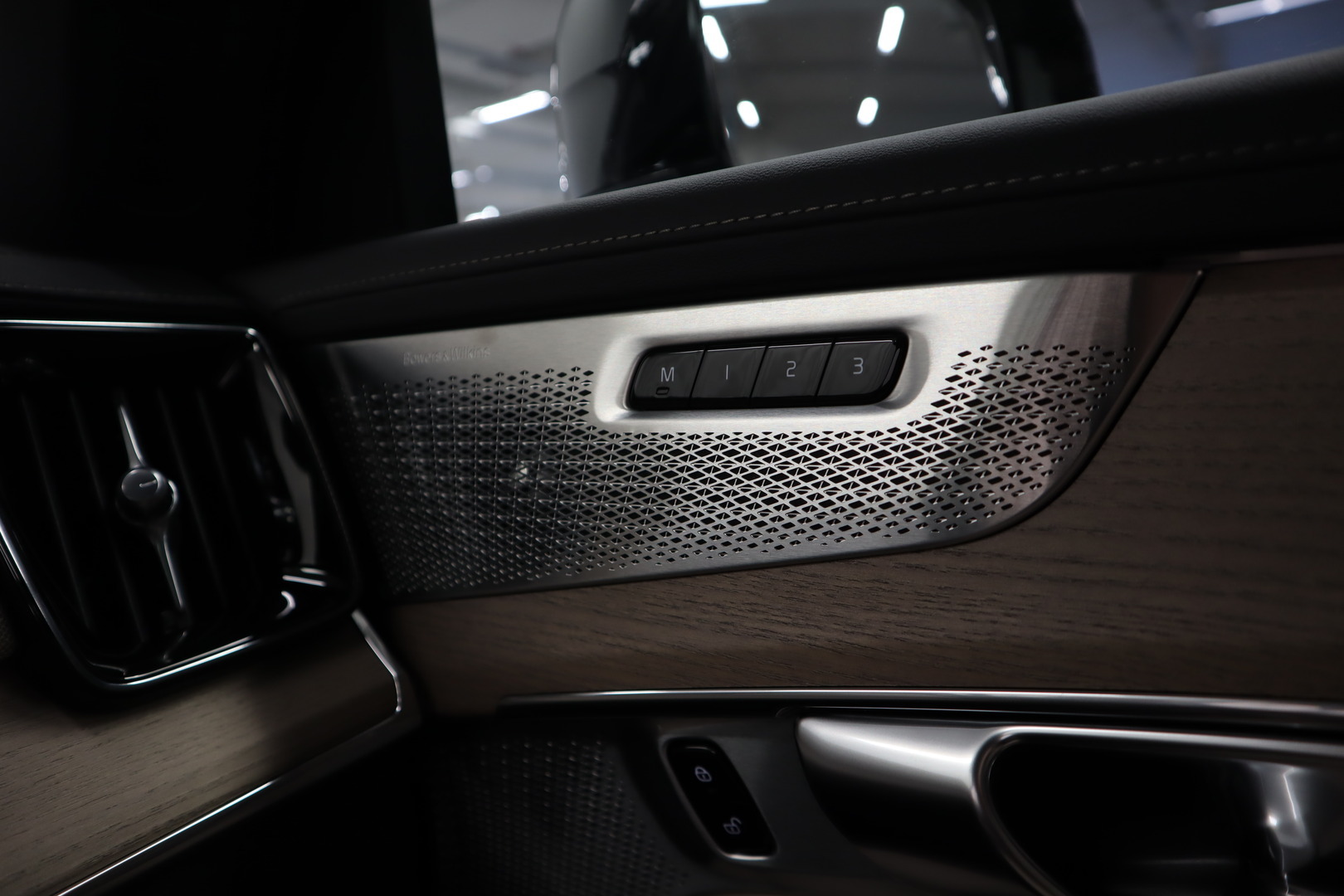 VOLVO XC90 13