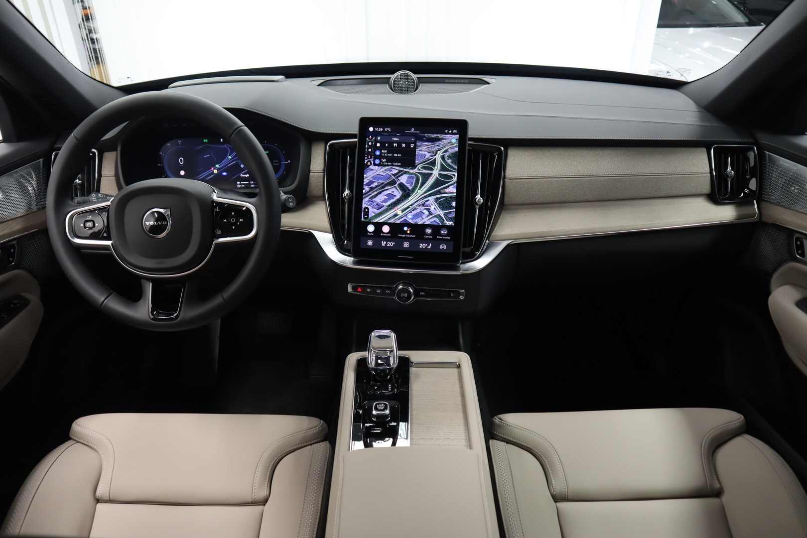 VOLVO XC90 6