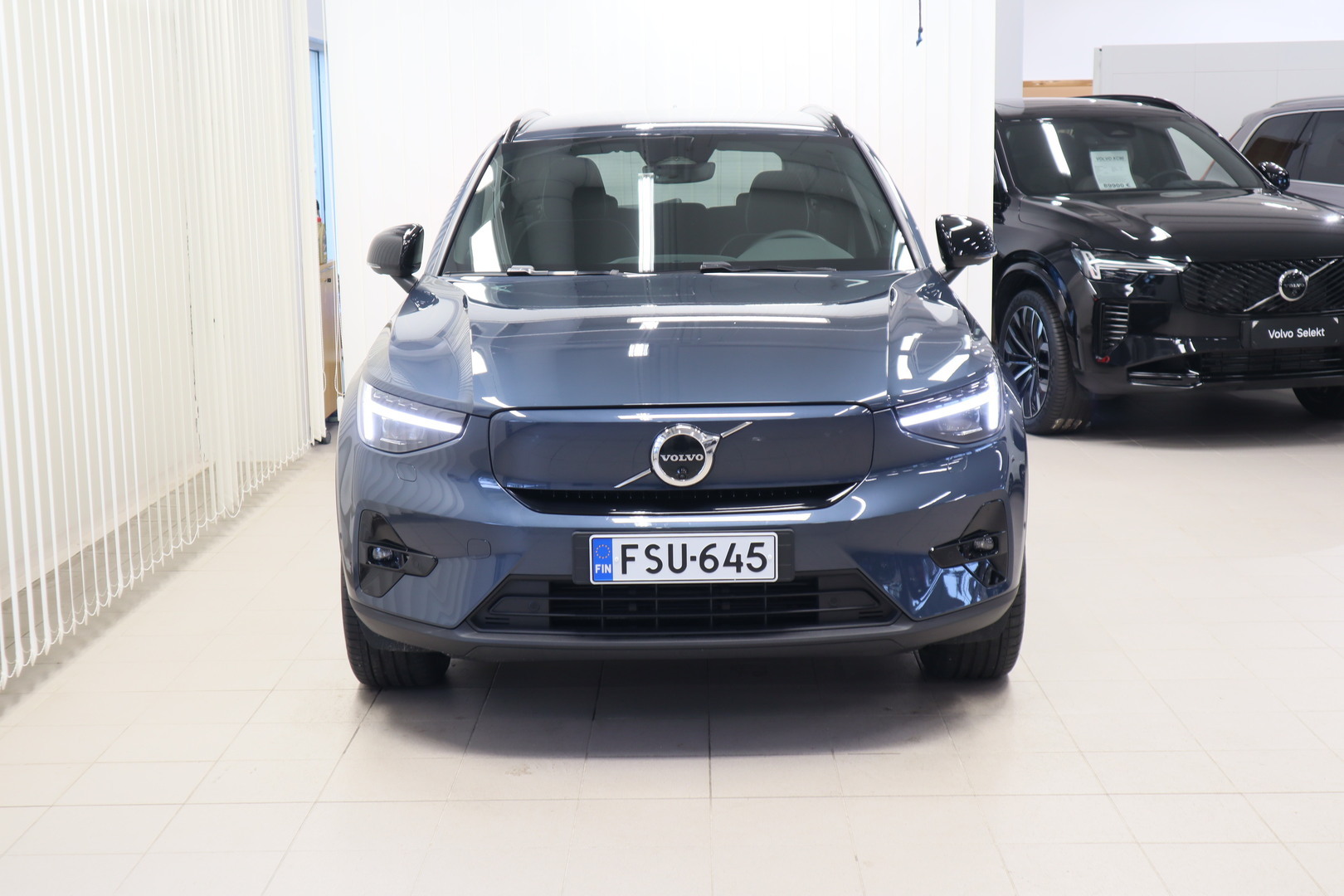 VOLVO EX40 2