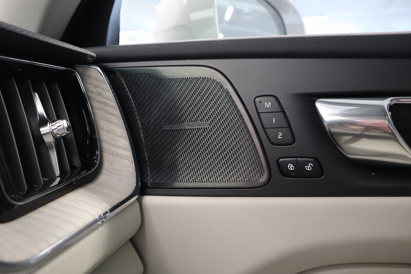 VOLVO XC60 21