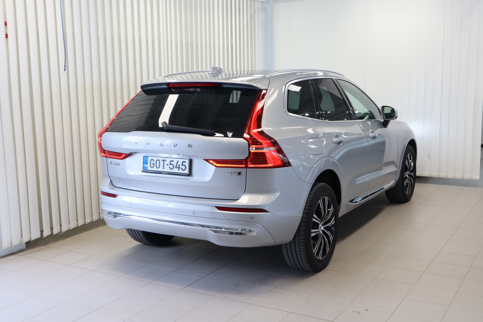 VOLVO XC60 4