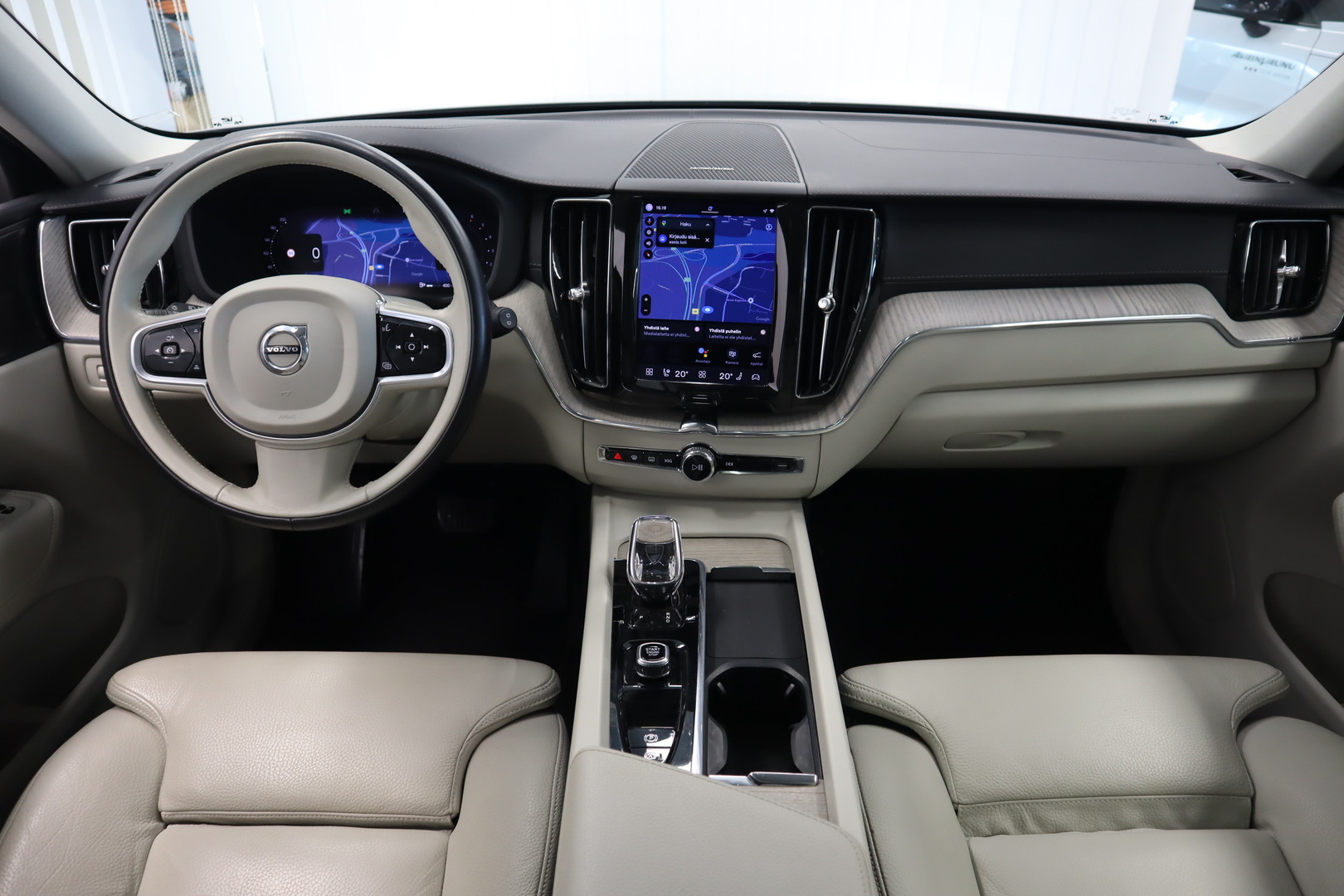 VOLVO XC60 7