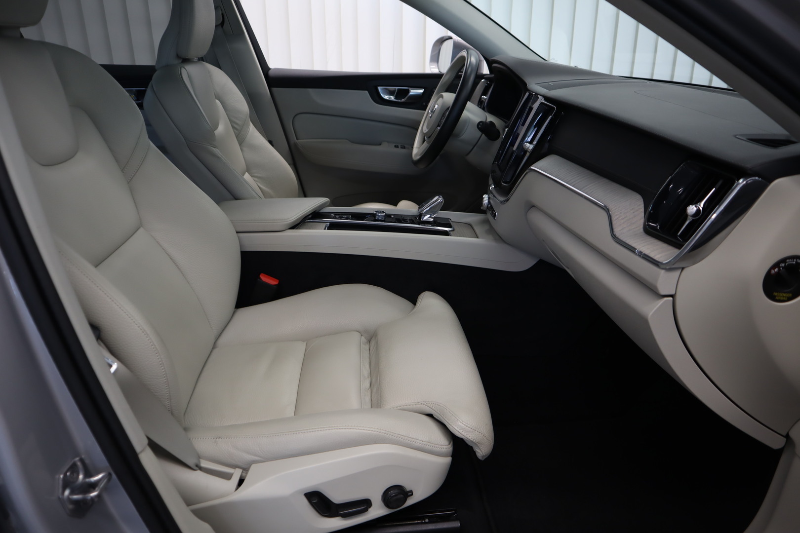 VOLVO XC60 9