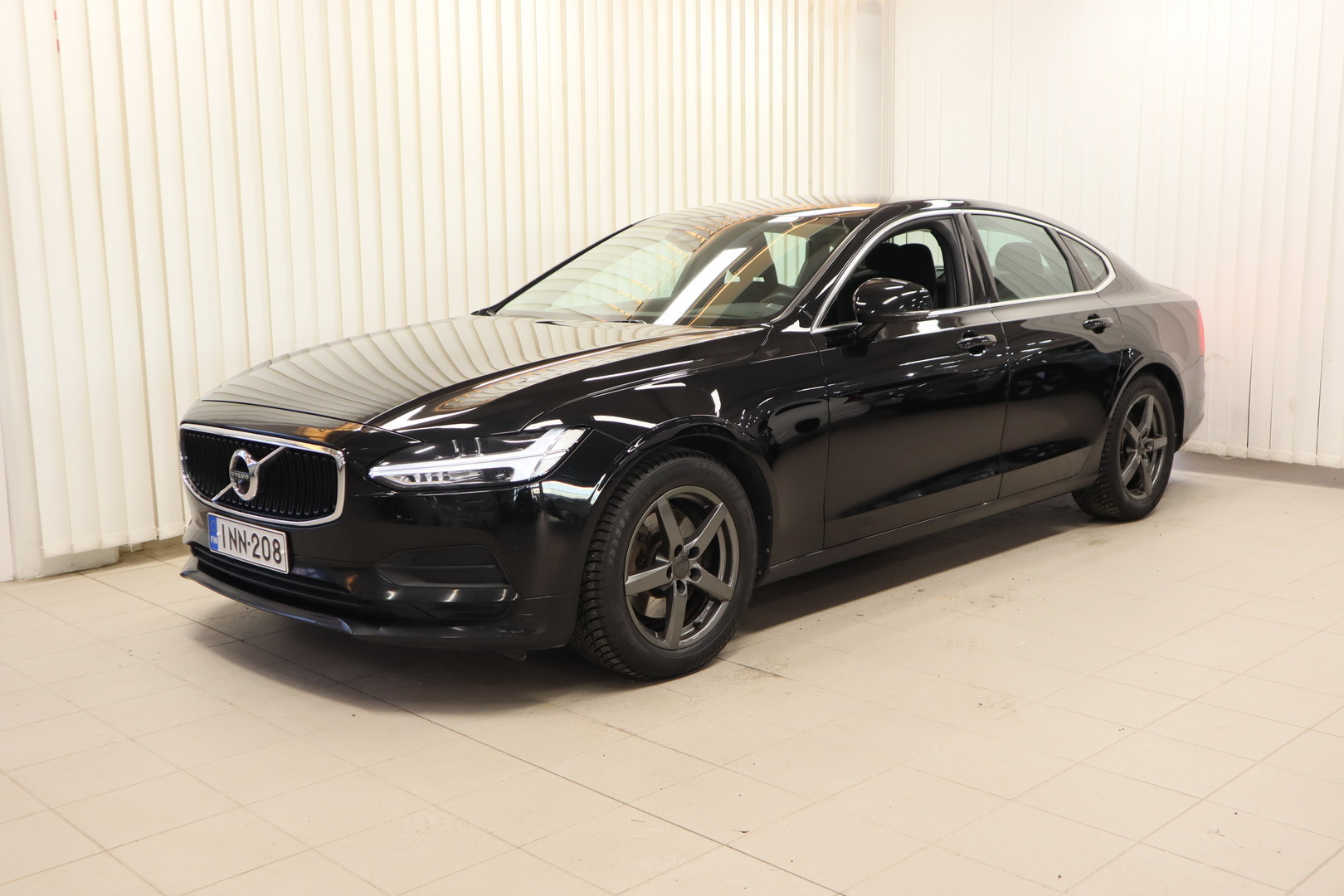 VOLVO S90 1