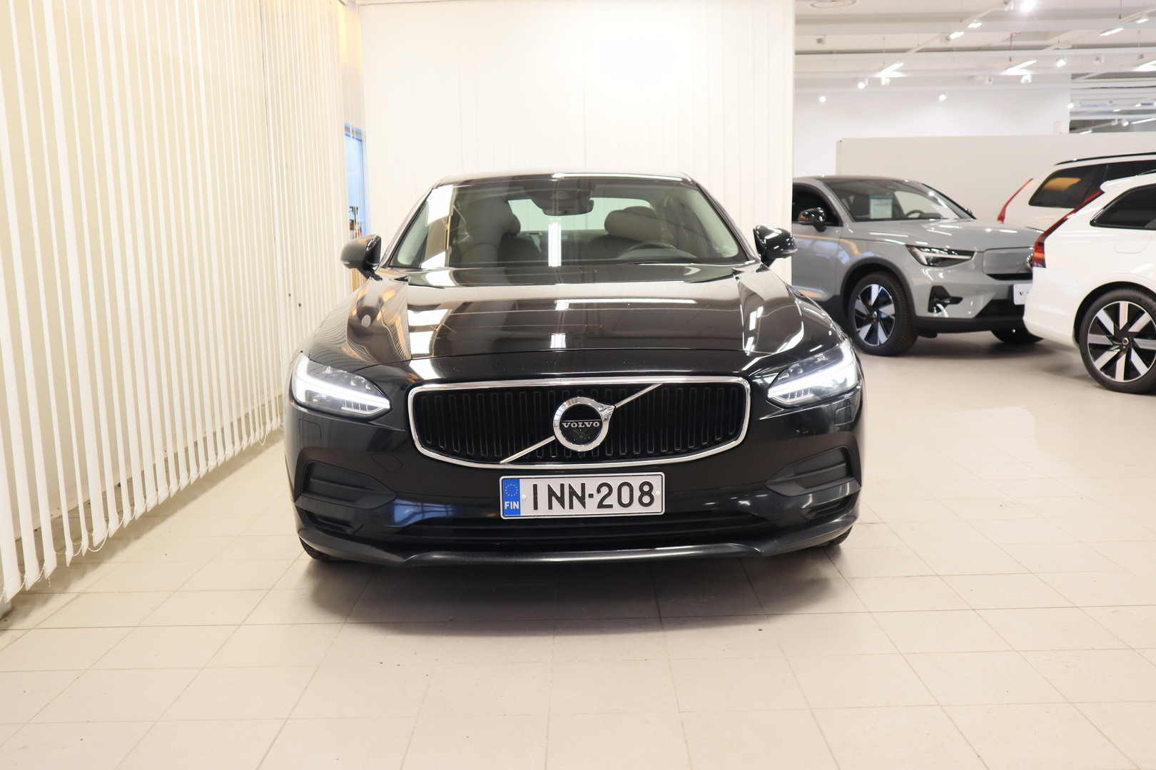 VOLVO S90 2